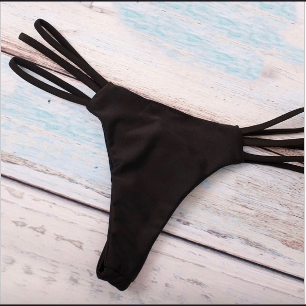SEXY BLACK BIKINI BOTTOMS